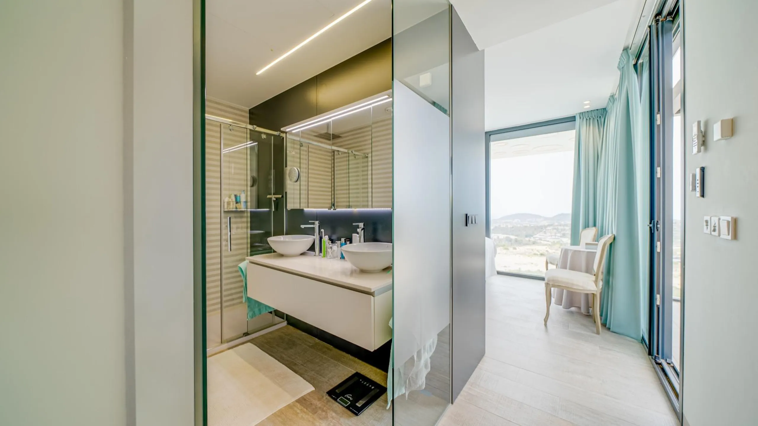 LUXURY VILLA FOR A LARGE FAMILY IN FINESTRAT
