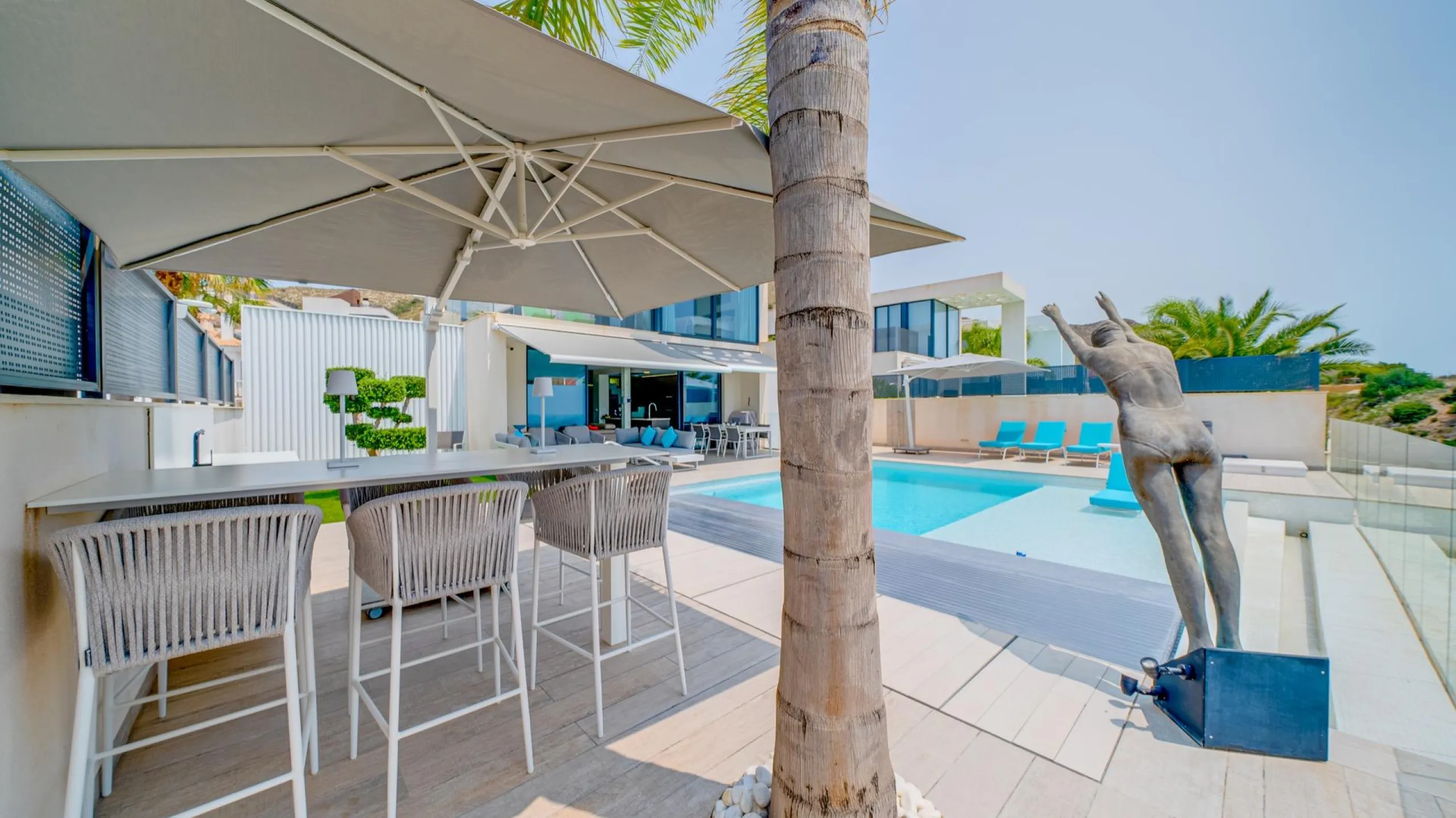LUXURY VILLA FOR A LARGE FAMILY IN FINESTRAT