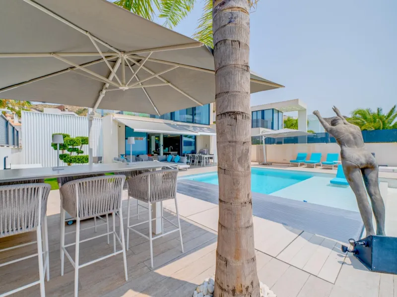 LUXURY VILLA FOR A LARGE FAMILY IN FINESTRAT