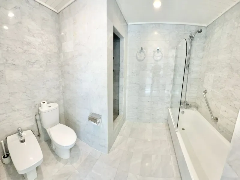 Villa exclusiva y privada con vistas al mar en Bellamar, Castelldefels