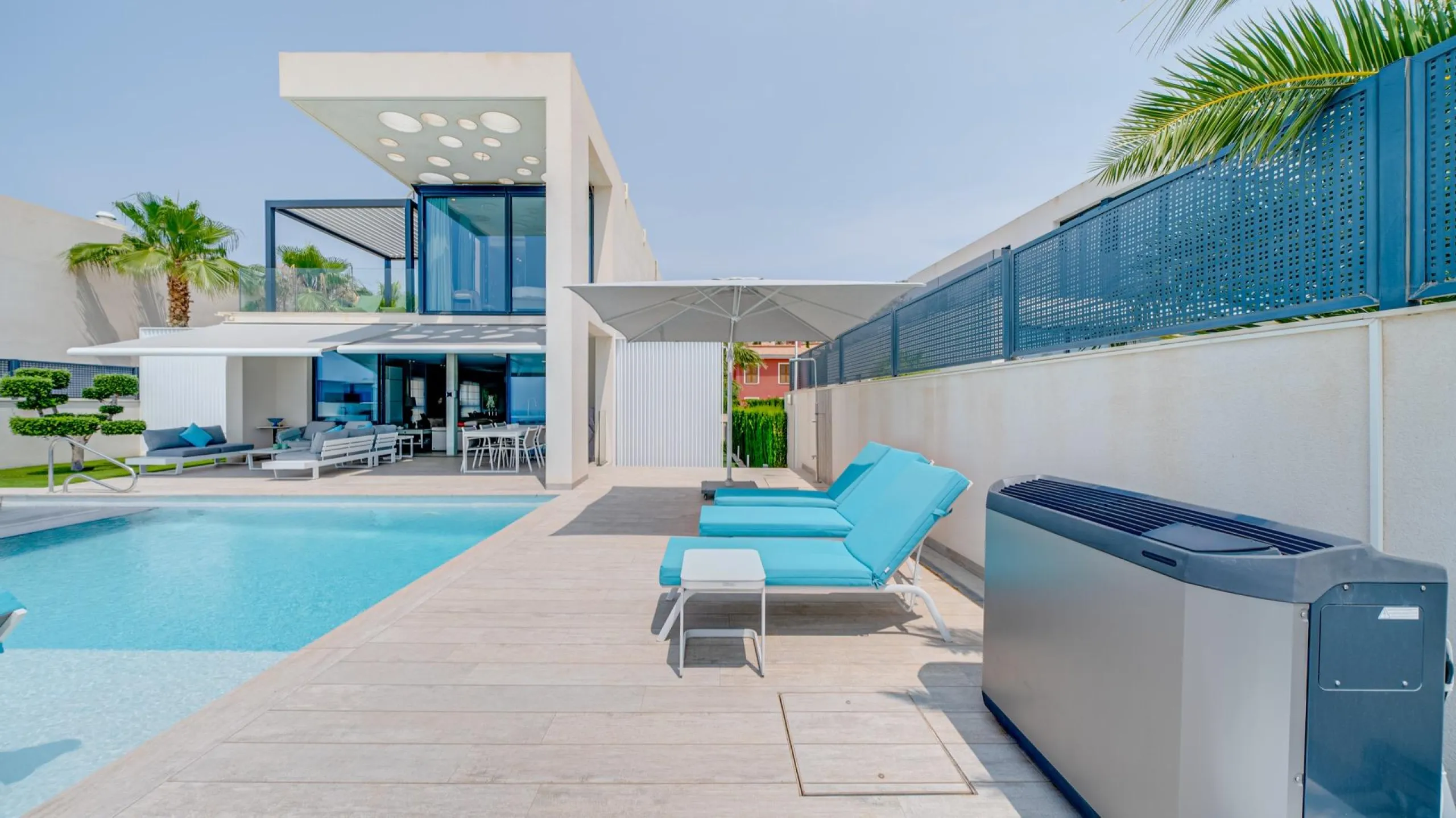LUXURY VILLA FOR A LARGE FAMILY IN FINESTRAT