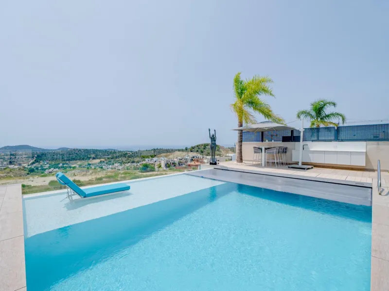 LUXURY VILLA FOR A LARGE FAMILY IN FINESTRAT