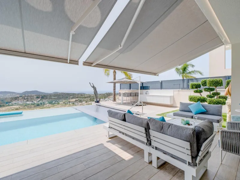 LUXURY VILLA FOR A LARGE FAMILY IN FINESTRAT
