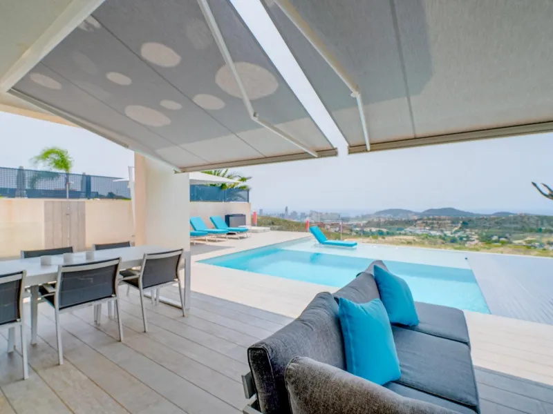 LUXURY VILLA FOR A LARGE FAMILY IN FINESTRAT