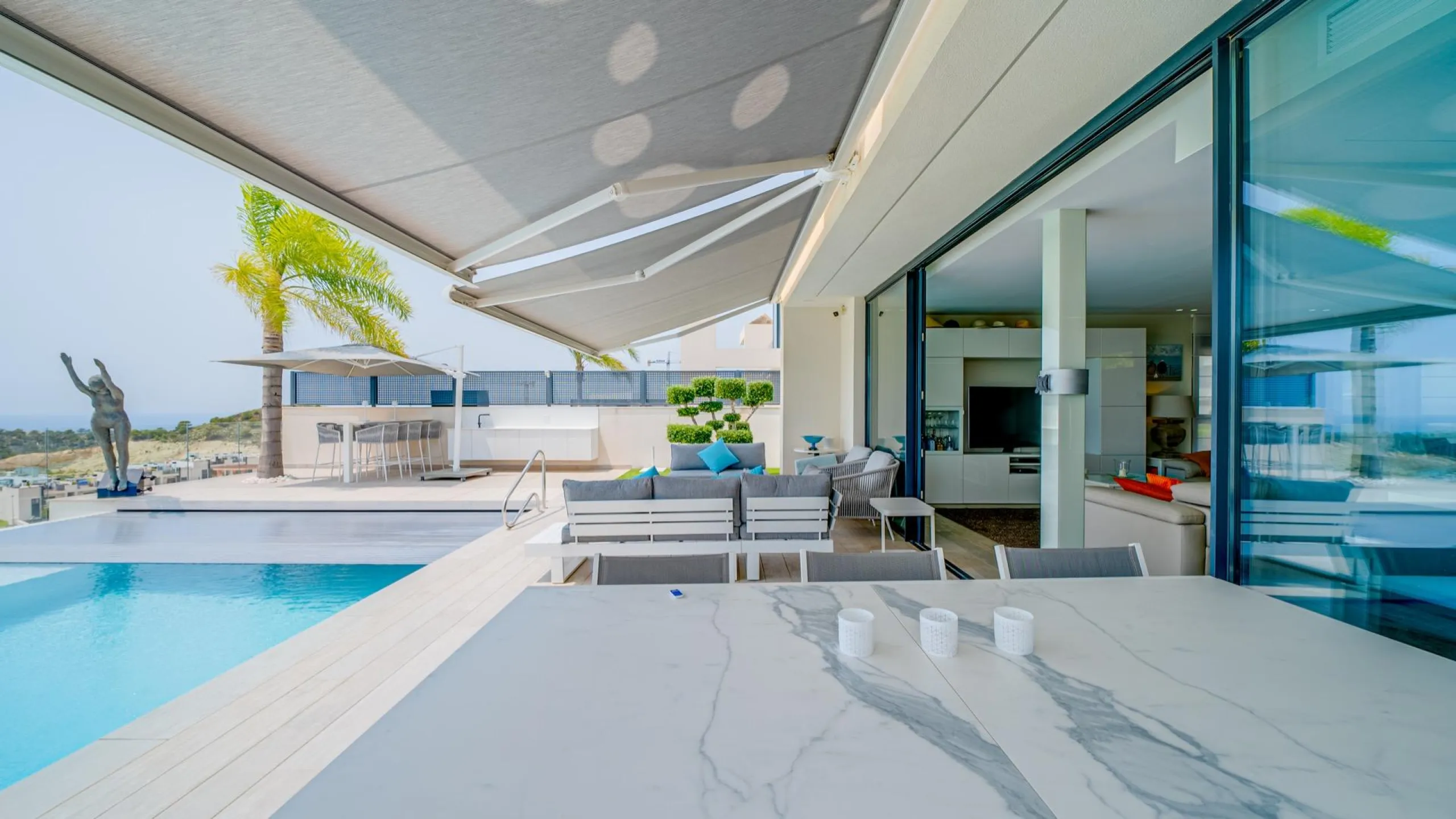 LUXURY VILLA FOR A LARGE FAMILY IN FINESTRAT