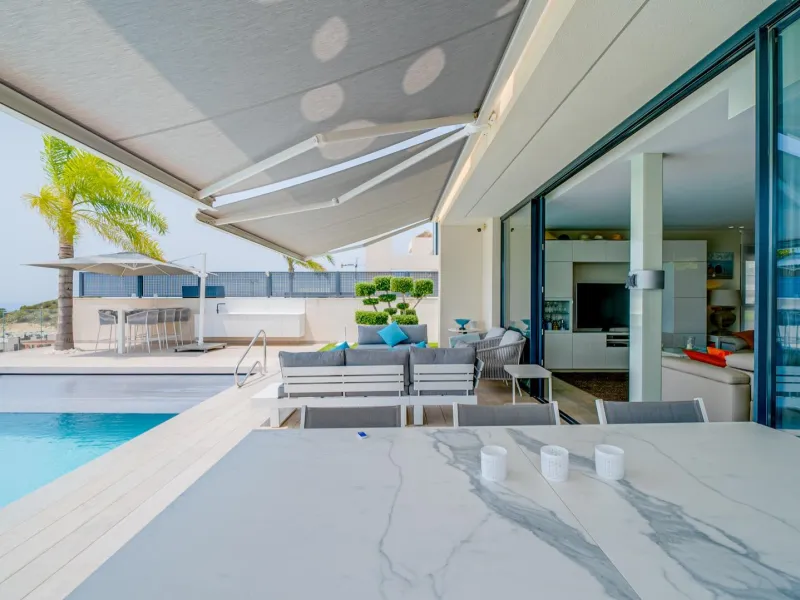 LUXURY VILLA FOR A LARGE FAMILY IN FINESTRAT