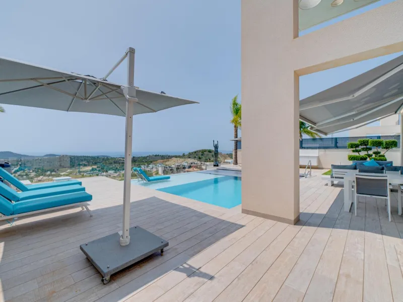 LUXURY VILLA FOR A LARGE FAMILY IN FINESTRAT