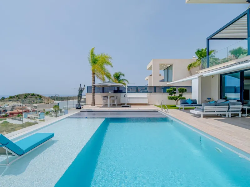 LUXURY VILLA FOR A LARGE FAMILY IN FINESTRAT