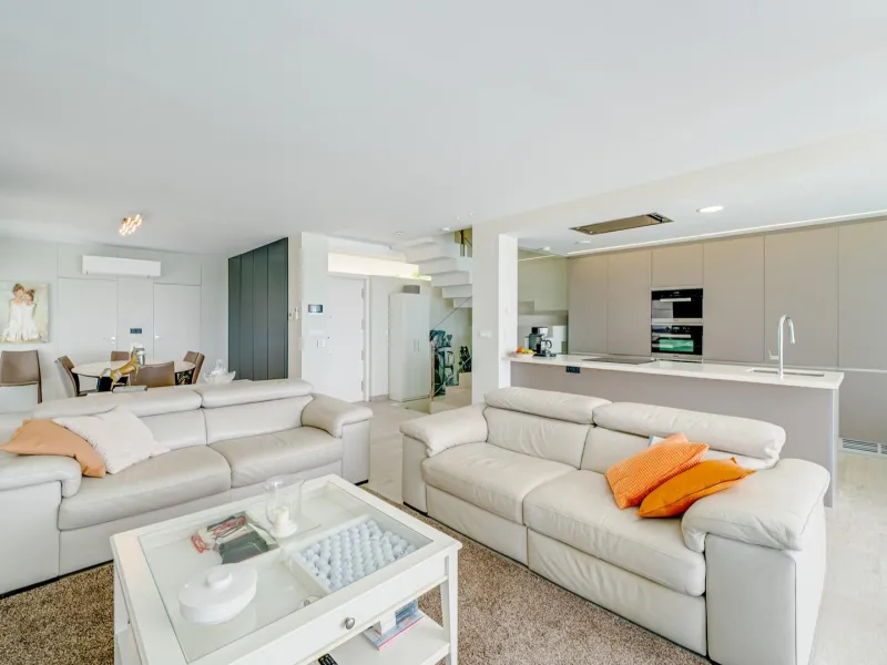 LUXURY VILLA FOR A LARGE FAMILY IN FINESTRAT