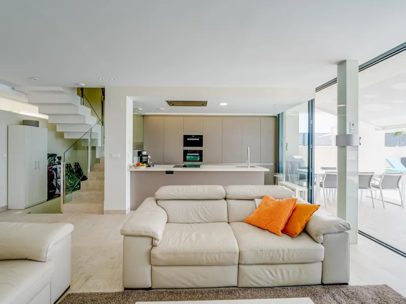 LUXURY VILLA FOR A LARGE FAMILY IN FINESTRAT