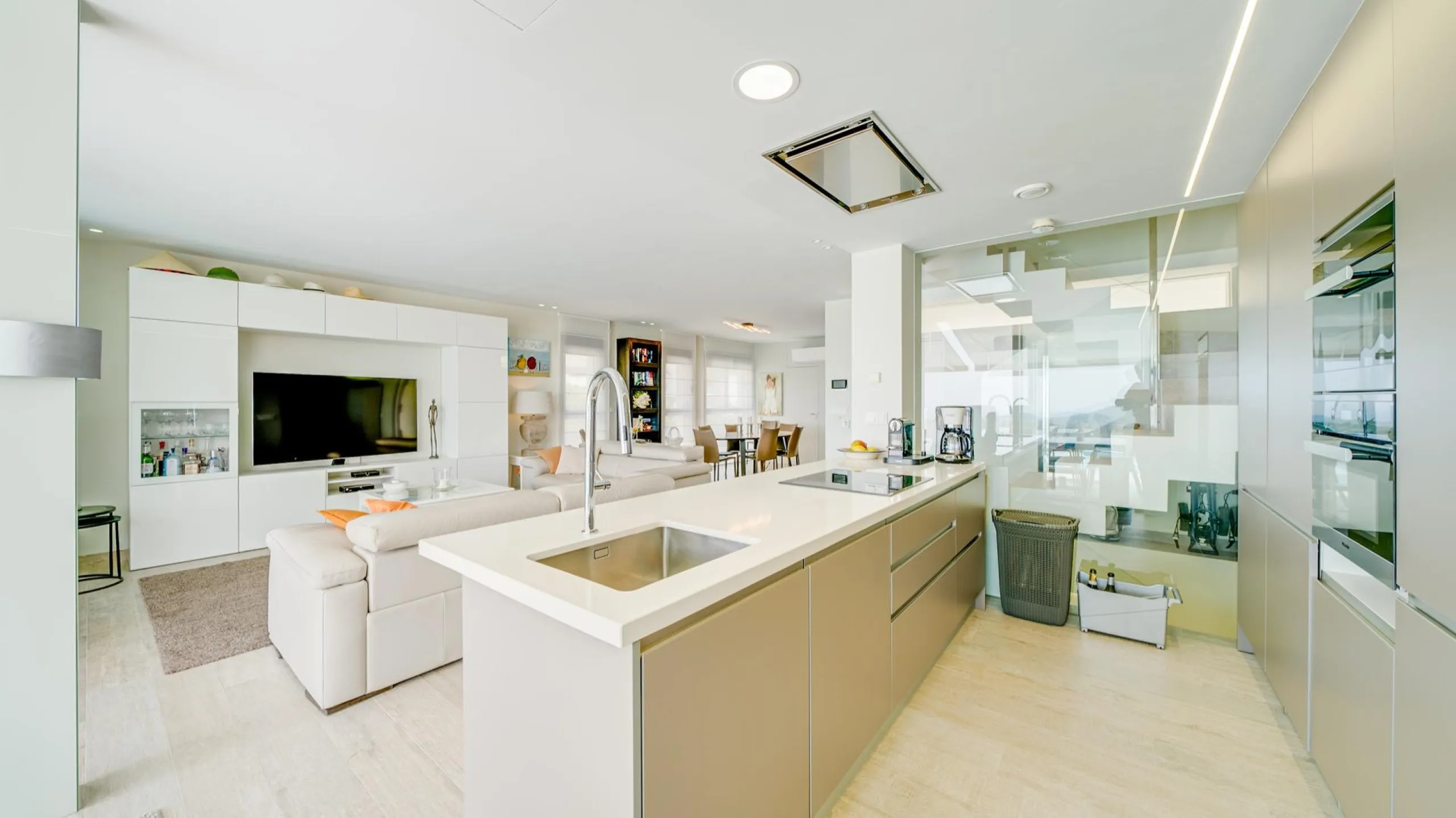LUXURY VILLA FOR A LARGE FAMILY IN FINESTRAT