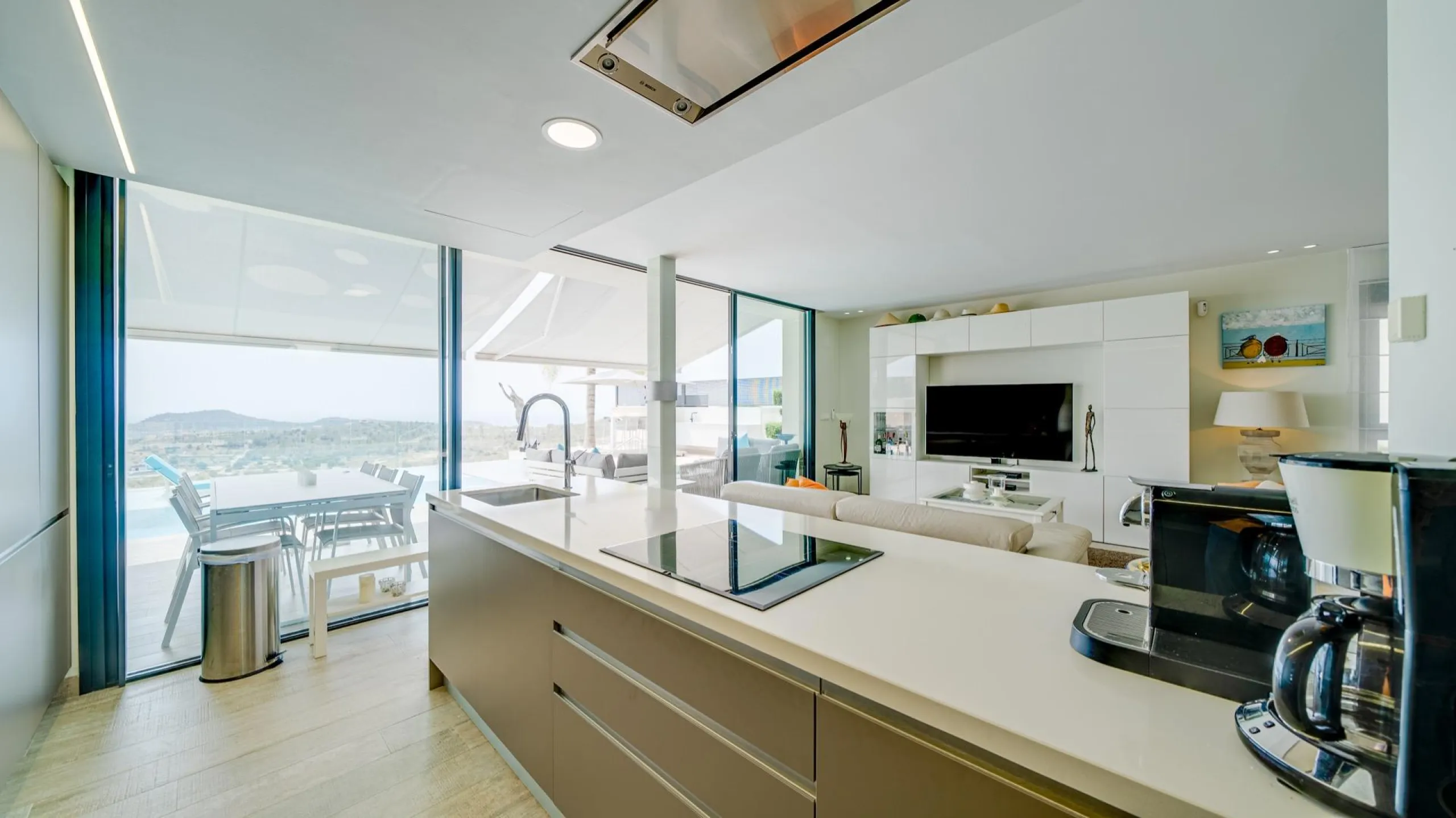 LUXURY VILLA FOR A LARGE FAMILY IN FINESTRAT