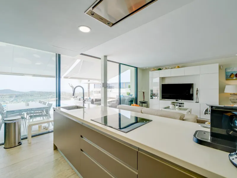 LUXURY VILLA FOR A LARGE FAMILY IN FINESTRAT