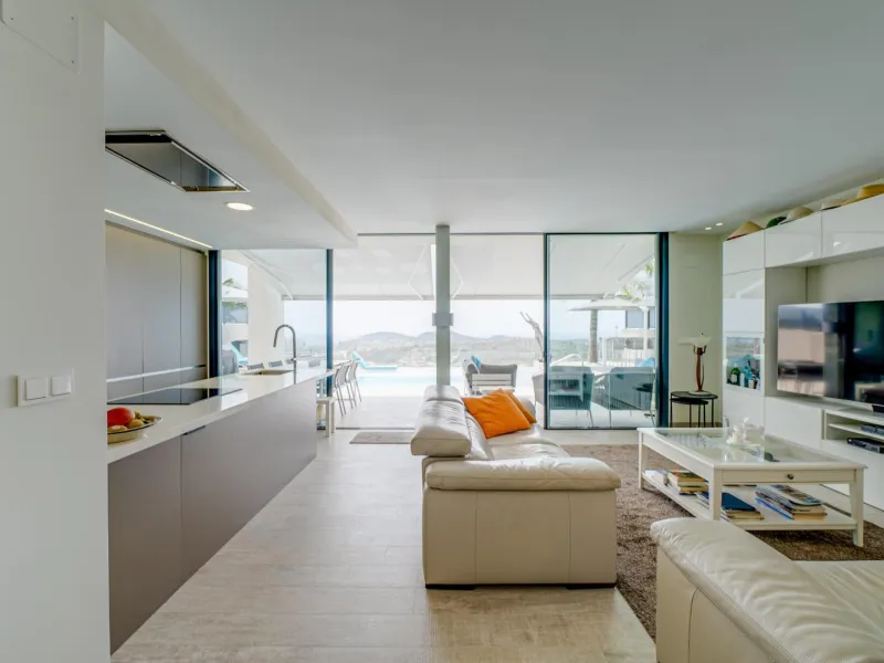 LUXURY VILLA FOR A LARGE FAMILY IN FINESTRAT