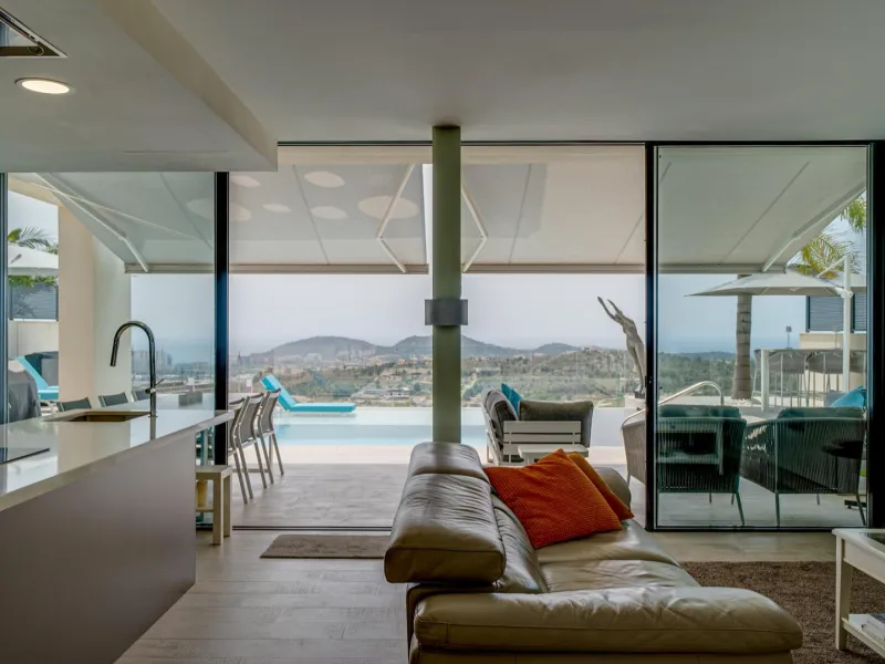 LUXURY VILLA FOR A LARGE FAMILY IN FINESTRAT