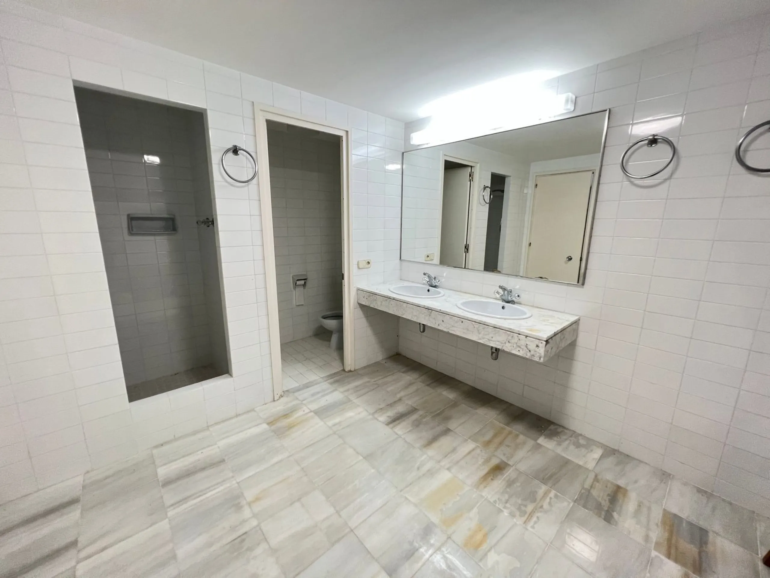 Villa exclusiva y privada con vistas al mar en Bellamar, Castelldefels