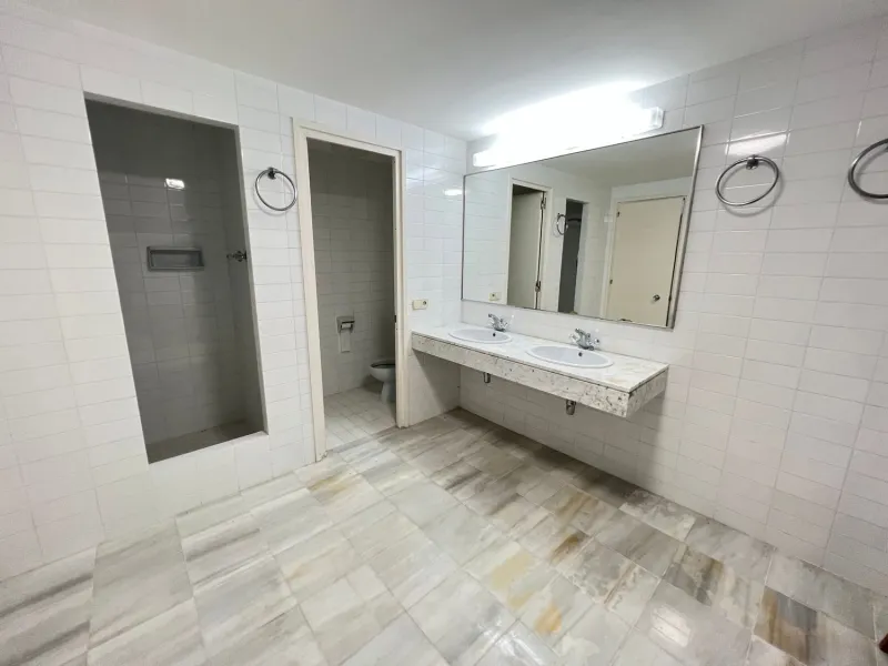 Villa exclusiva y privada con vistas al mar en Bellamar, Castelldefels