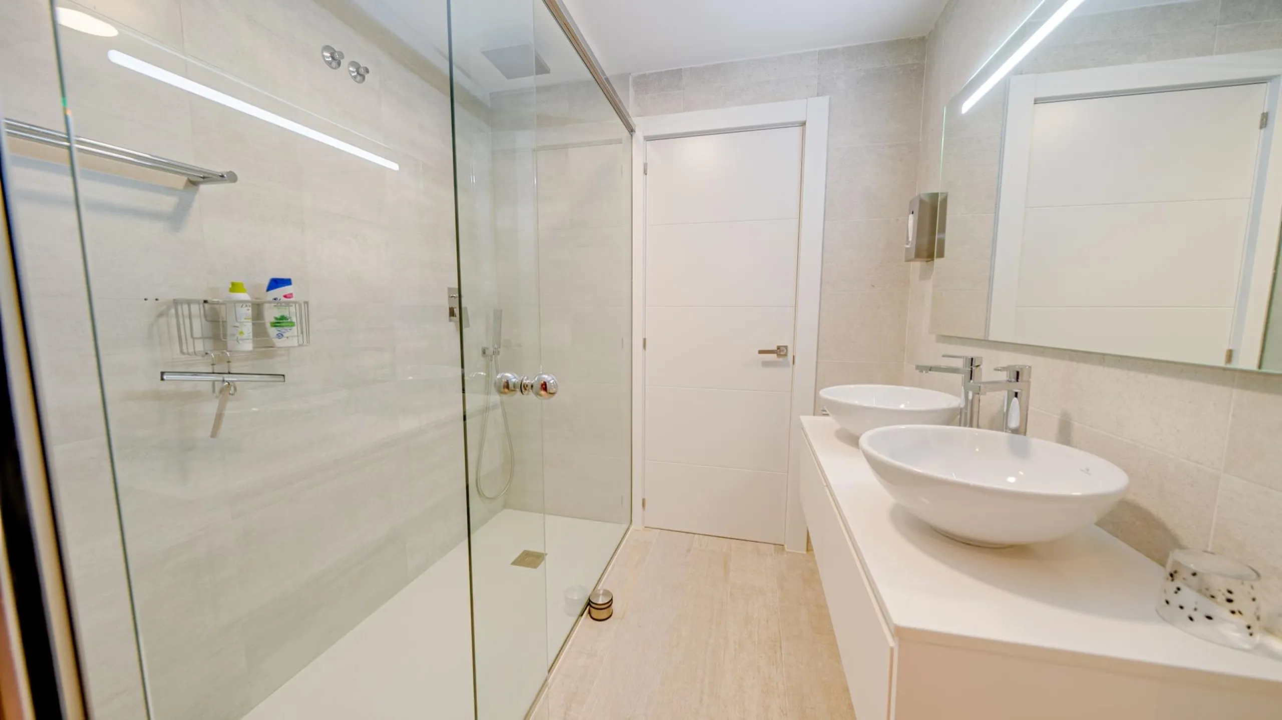 LUXURY VILLA FOR A LARGE FAMILY IN FINESTRAT