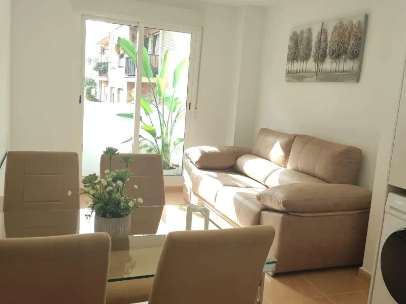 Apartamento de 2 dormitorios y 2 baños en San Blas de Alicante