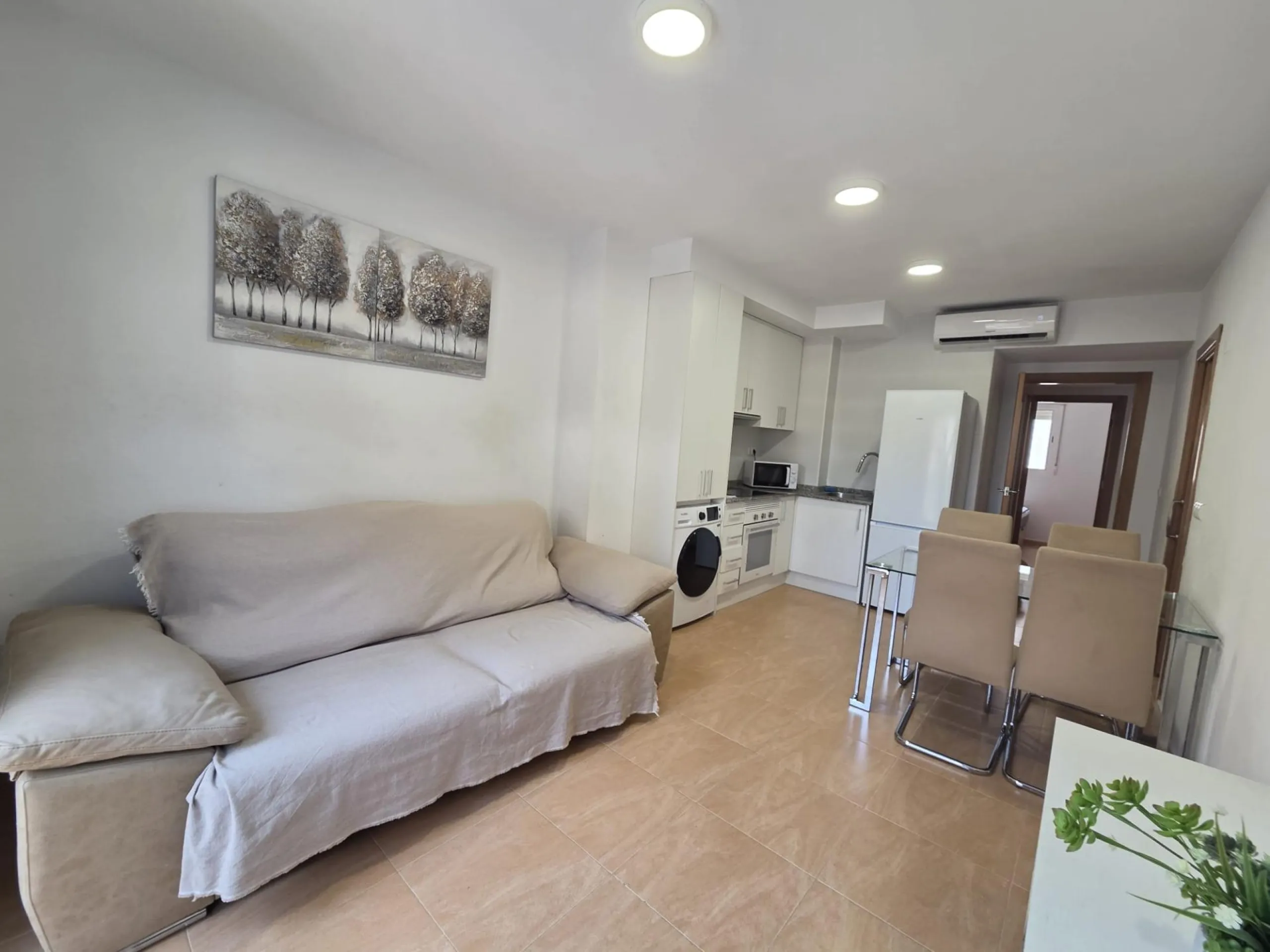 Apartamento de 2 dormitorios y 2 baños en San Blas de Alicante