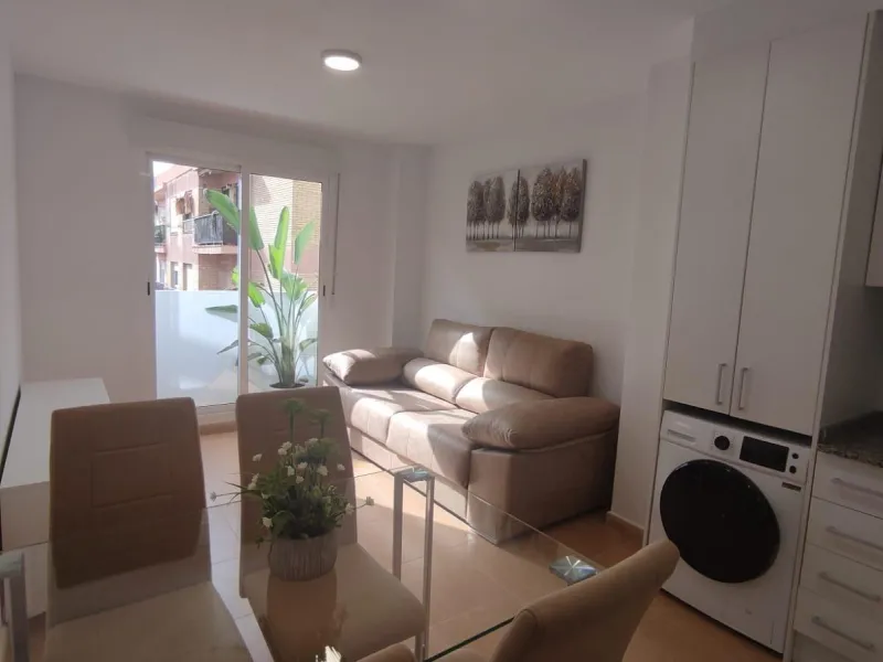 Apartamento de 2 dormitorios y 2 baños en San Blas de Alicante