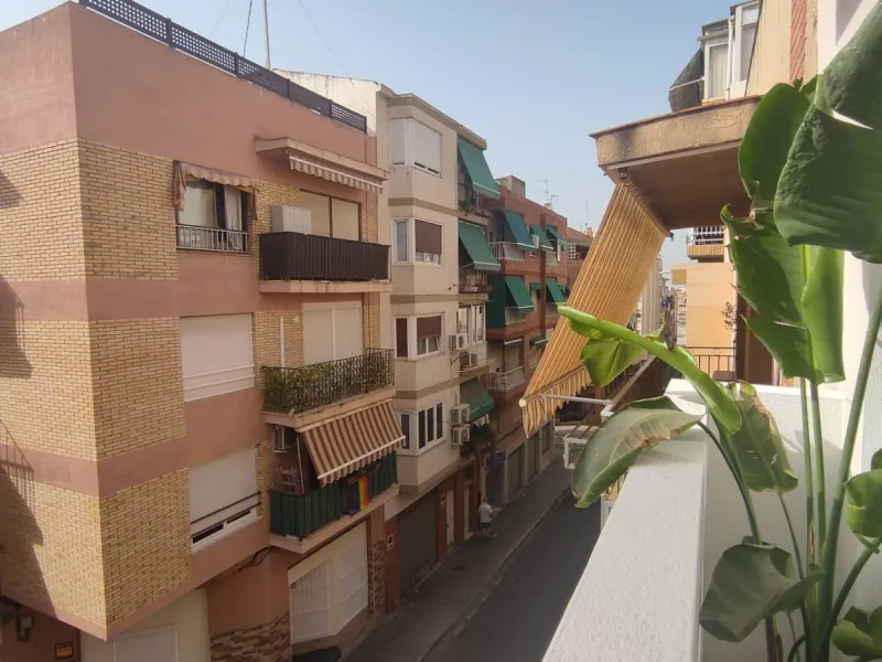 Apartamento de 2 dormitorios y 2 baños en San Blas de Alicante
