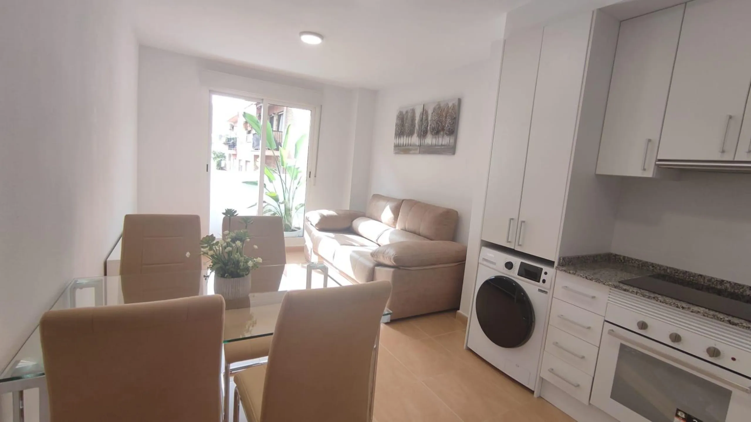 Apartamento de 2 dormitorios y 2 baños en San Blas de Alicante
