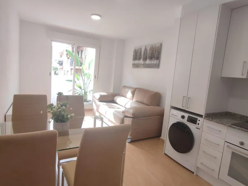 Apartamento de 2 dormitorios y 2 baños en San Blas de Alicante