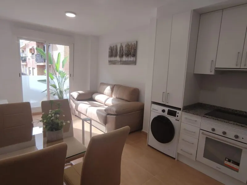 Apartamento de 2 dormitorios y 2 baños en San Blas de Alicante