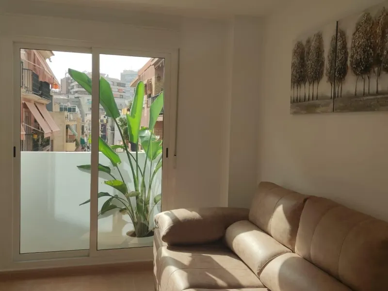 Apartamento de 2 dormitorios y 2 baños en San Blas de Alicante