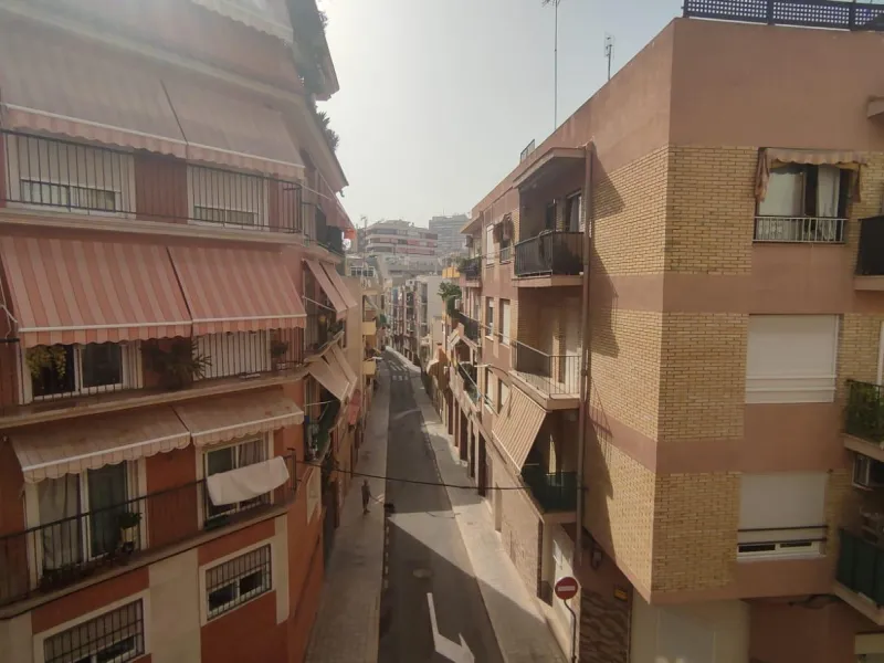 Apartamento de 2 dormitorios y 2 baños en San Blas de Alicante