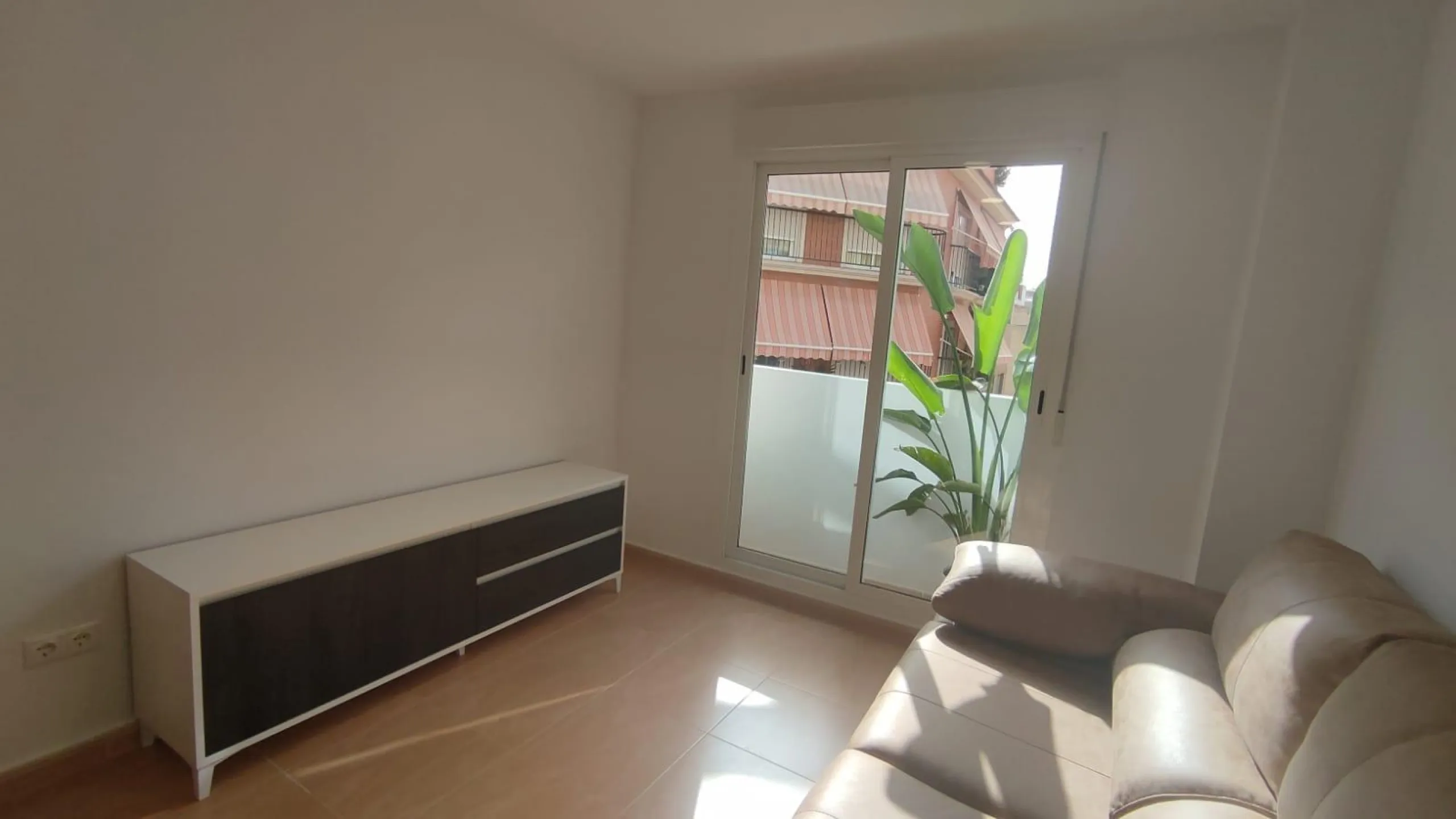 Apartamento de 2 dormitorios y 2 baños en San Blas de Alicante