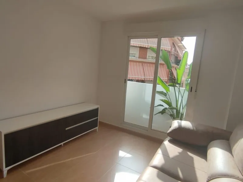 Apartamento de 2 dormitorios y 2 baños en San Blas de Alicante