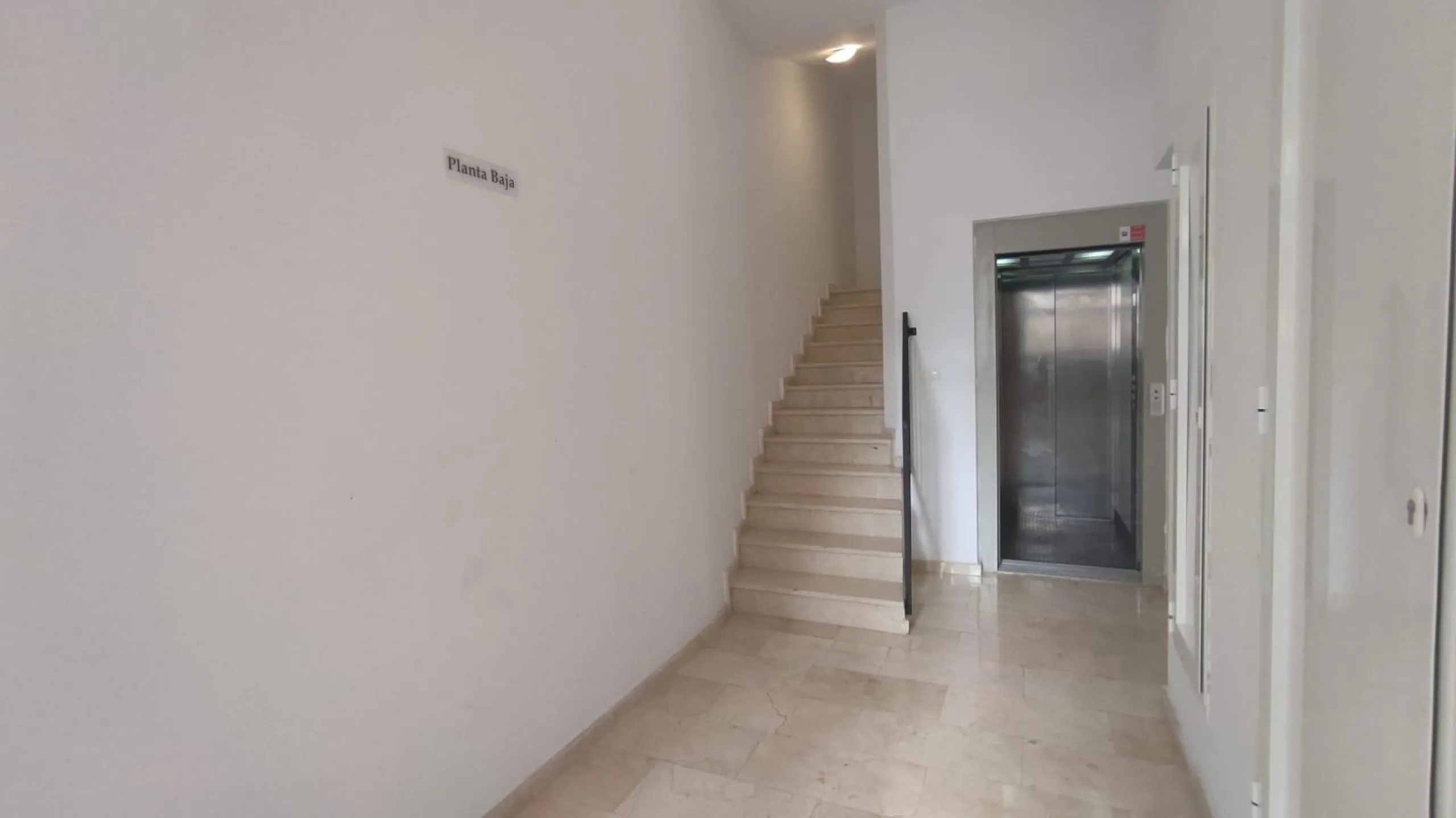 Apartamento de 2 dormitorios y 2 baños en San Blas de Alicante