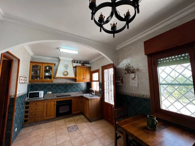 Chalet con 1000 metros de terreno en la zona Sol y Luz de San Vicente del Raspeig, Alicante