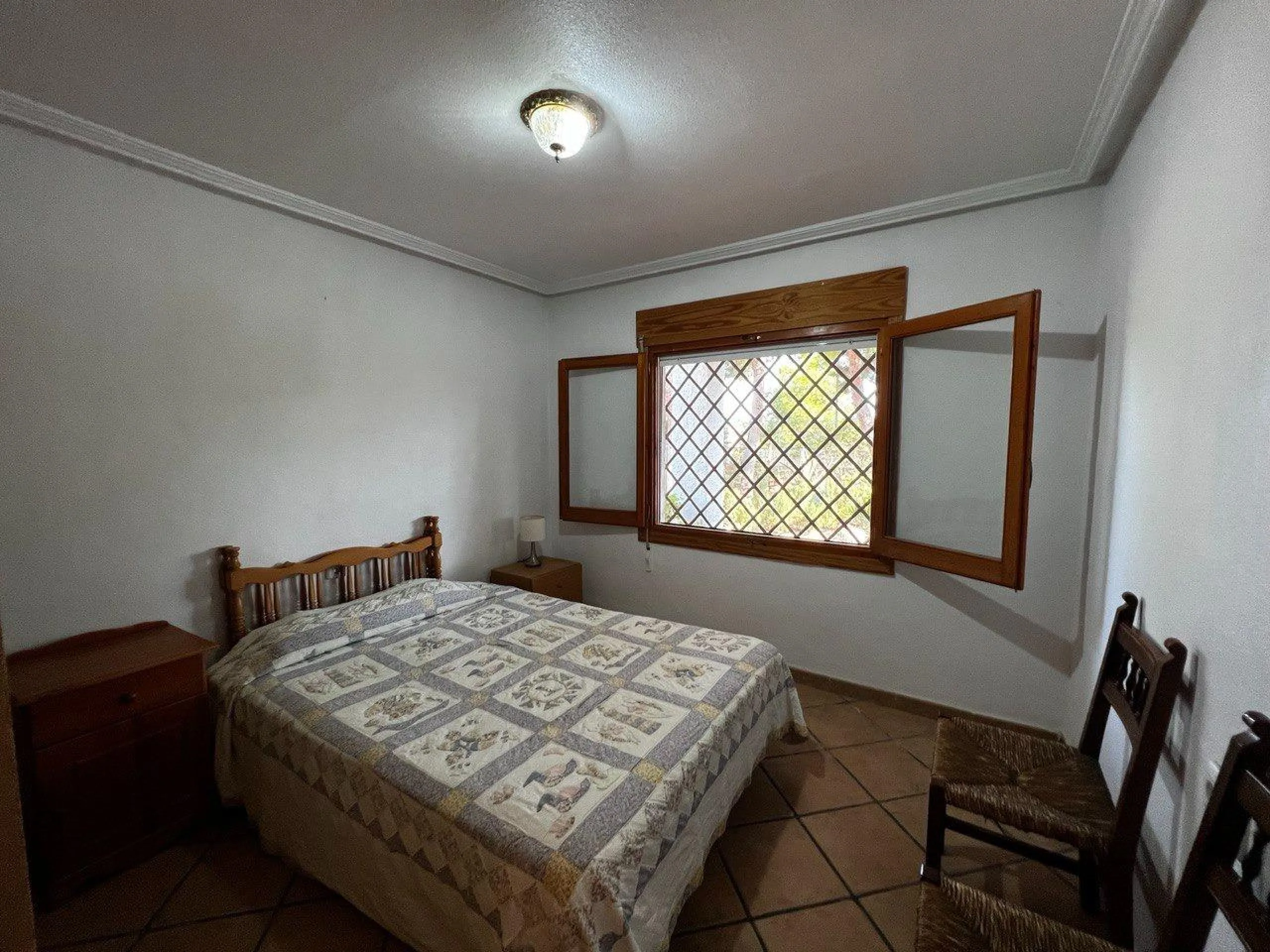 Chalet con 1000 metros de terreno en la zona Sol y Luz de San Vicente del Raspeig, Alicante