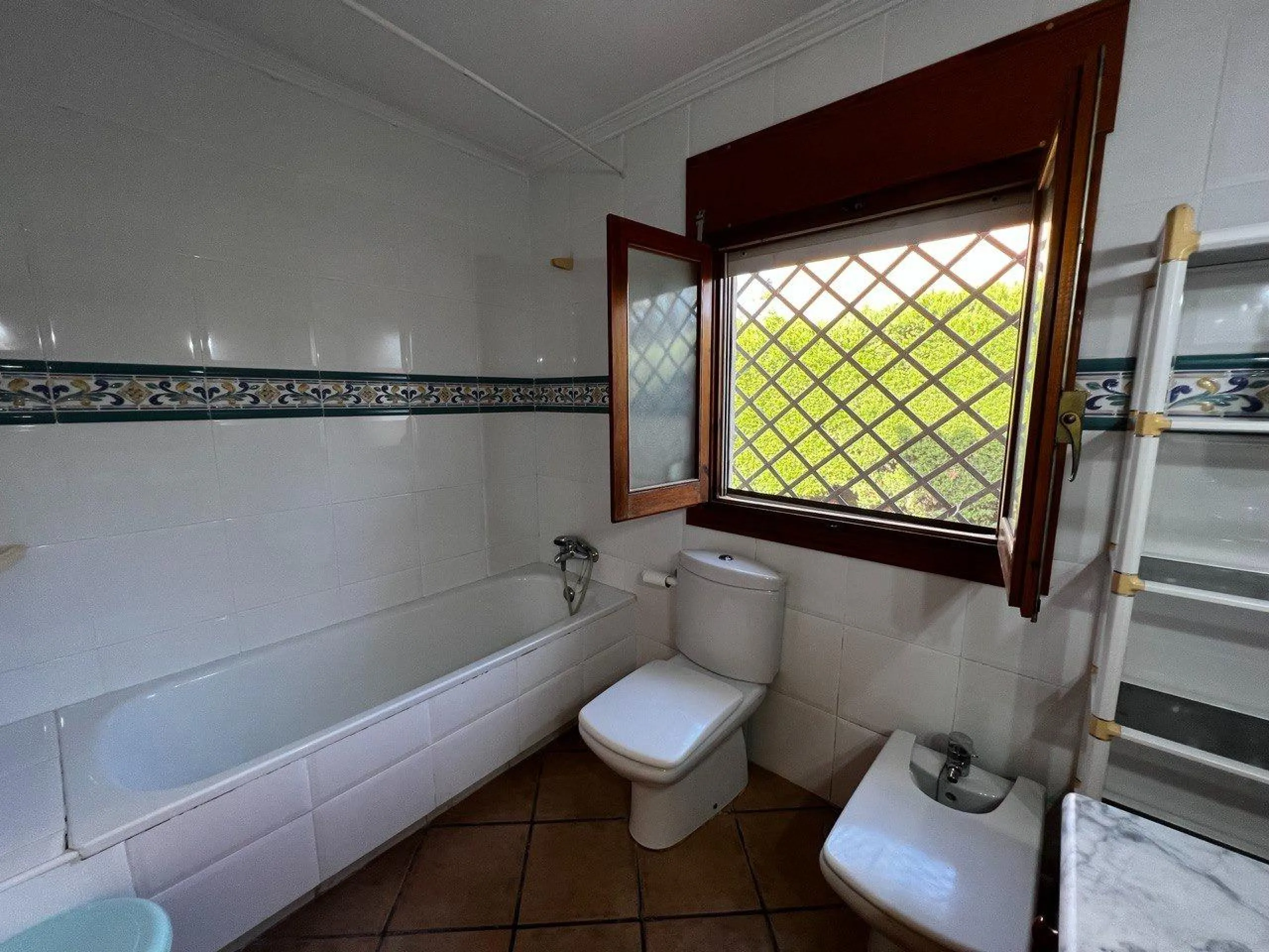 Chalet con 1000 metros de terreno en la zona Sol y Luz de San Vicente del Raspeig, Alicante