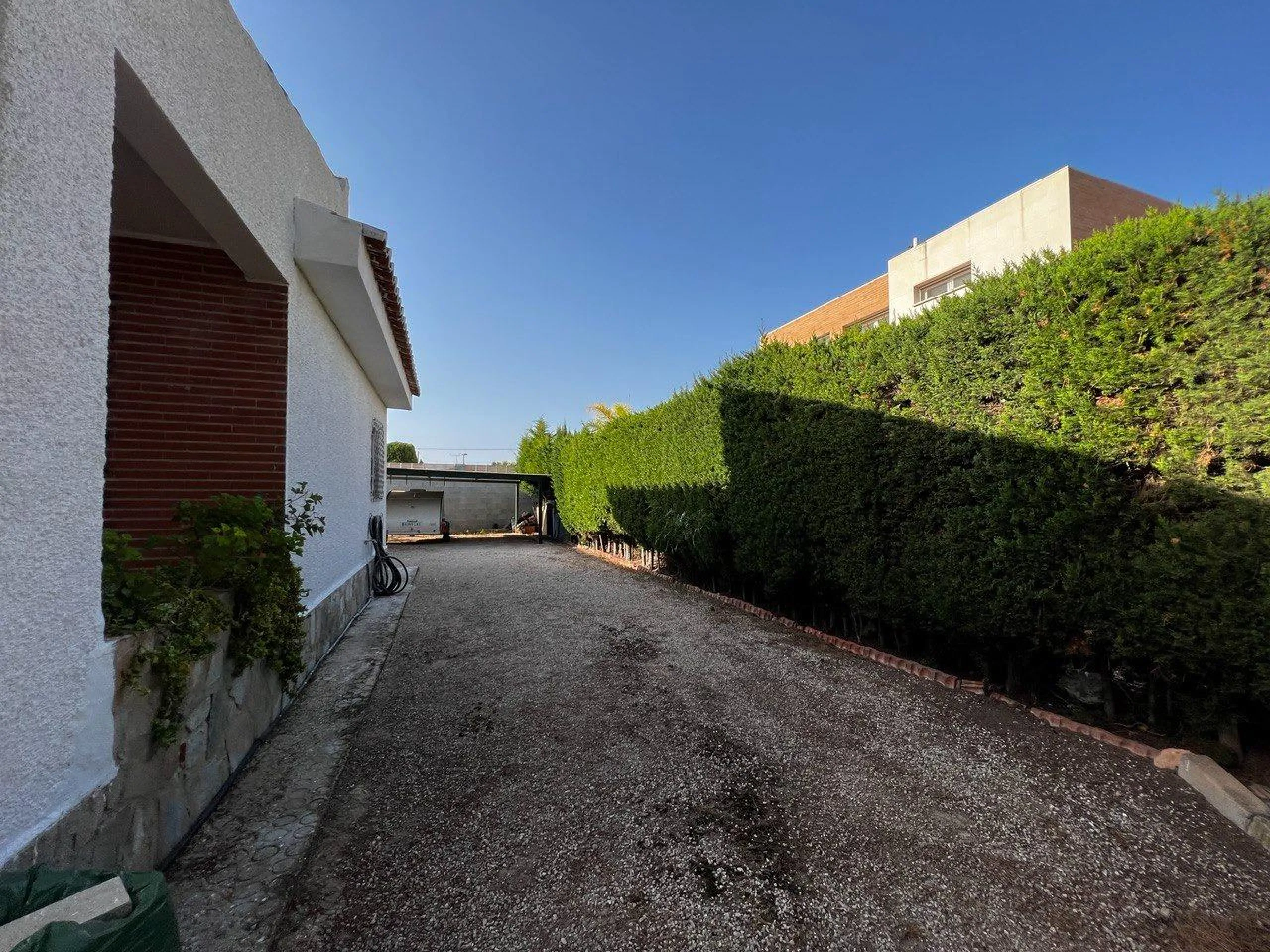Chalet con 1000 metros de terreno en la zona Sol y Luz de San Vicente del Raspeig, Alicante