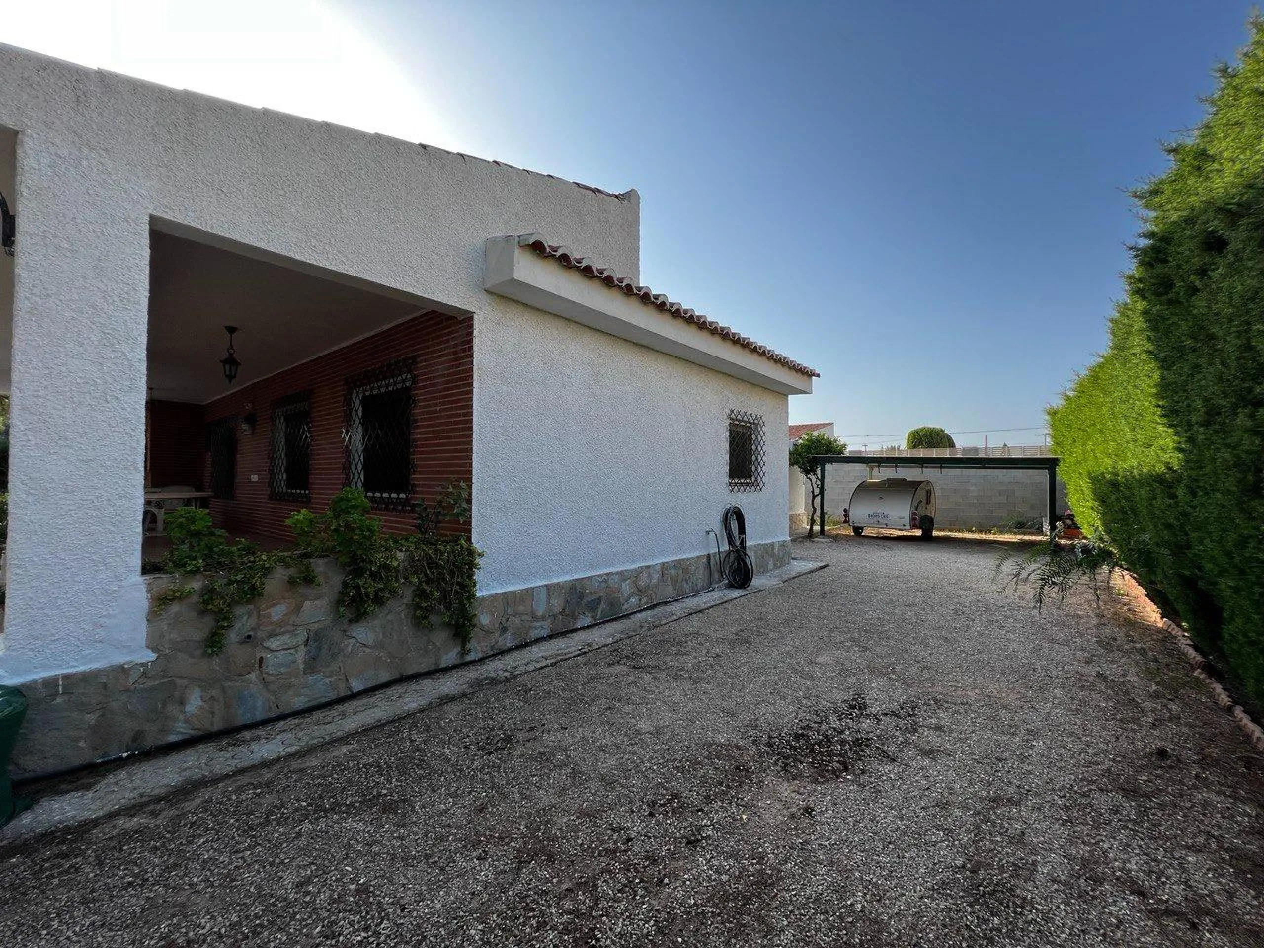 Chalet con 1000 metros de terreno en la zona Sol y Luz de San Vicente del Raspeig, Alicante