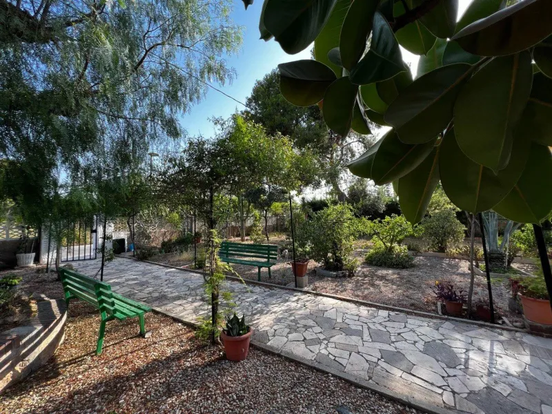 Chalet con 1000 metros de terreno en la zona Sol y Luz de San Vicente del Raspeig, Alicante