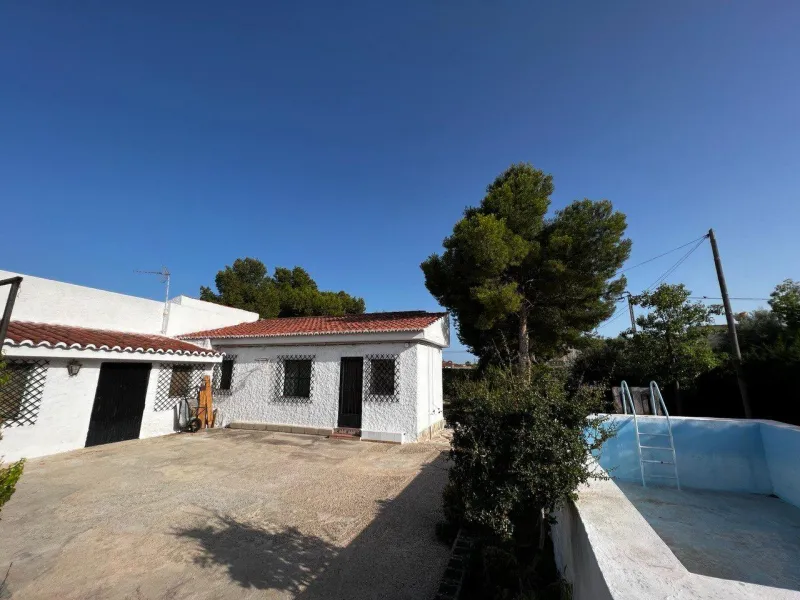 Chalet con 1000 metros de terreno en la zona Sol y Luz de San Vicente del Raspeig, Alicante