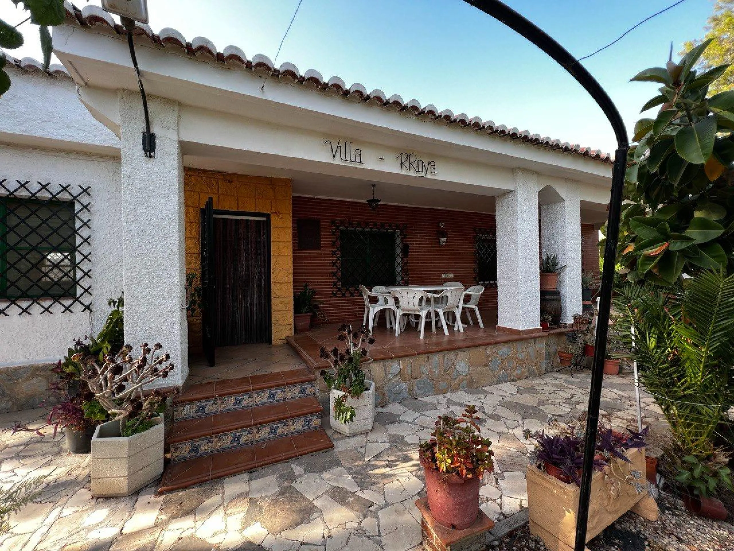 Chalet con 1000 metros de terreno en la zona Sol y Luz de San Vicente del Raspeig, Alicante