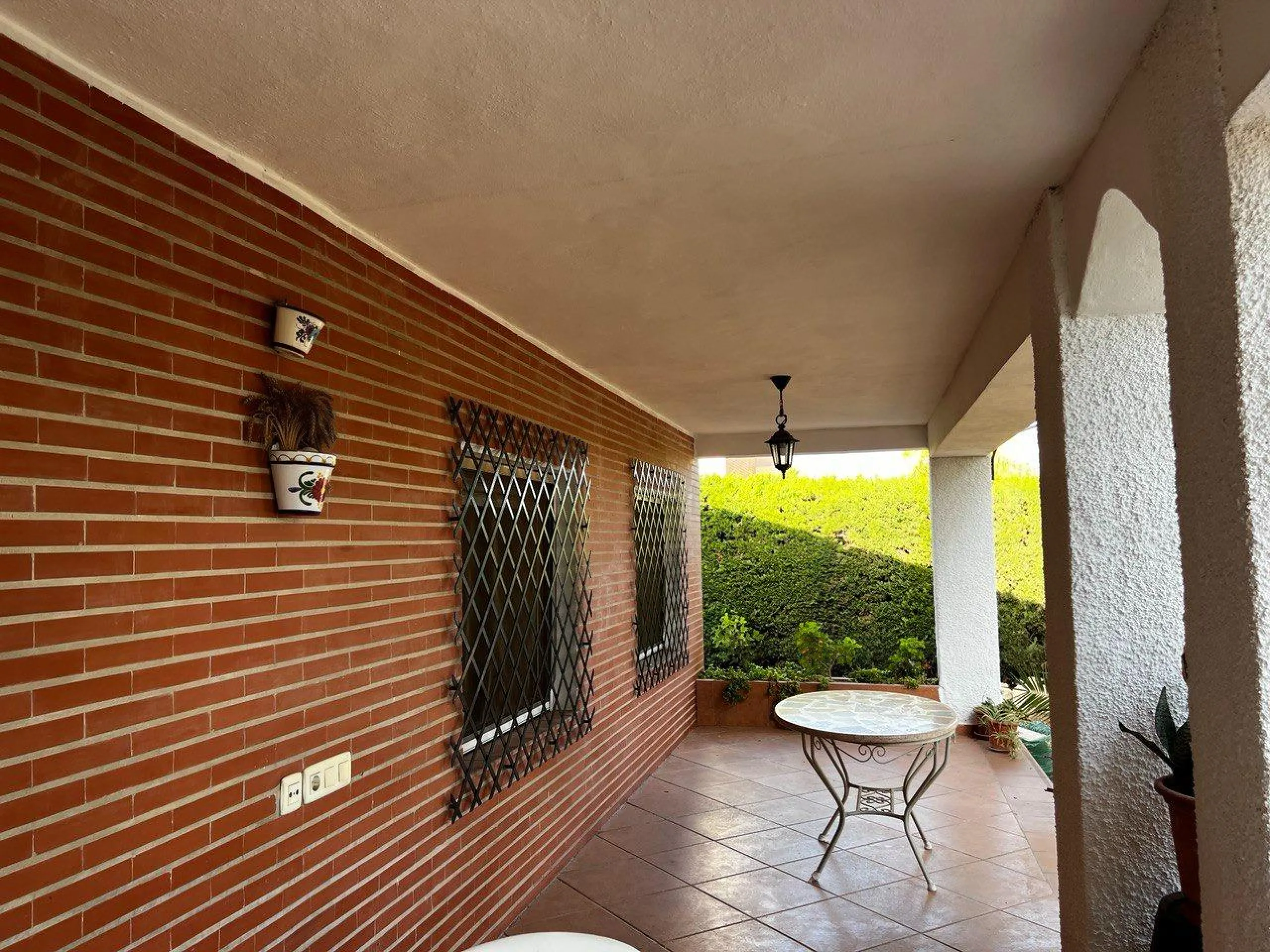 Chalet con 1000 metros de terreno en la zona Sol y Luz de San Vicente del Raspeig, Alicante