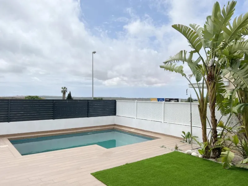 NUEVOS CHALETS EN CIUDAD QUESADA!!
