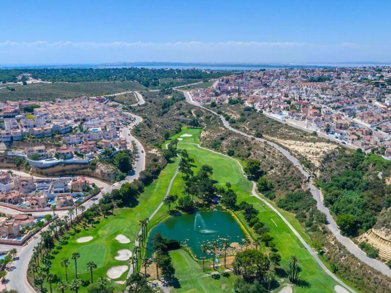 NUEVOS CHALETS EN CIUDAD QUESADA!!