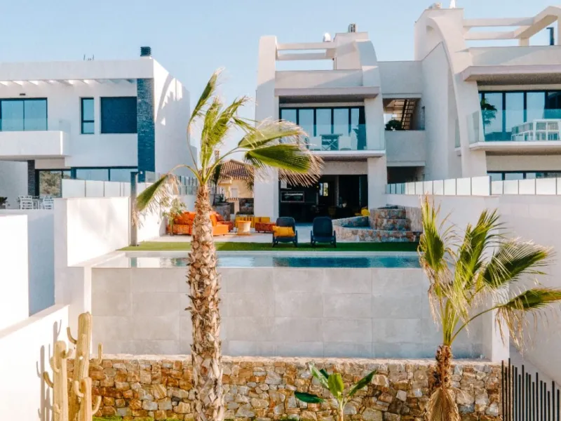 APARTAMENTO DE LUJO Y DISEÑO JUNTO A CAMPO DE GOLF