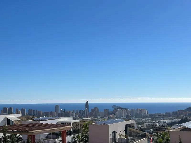 Moderna Villa con vistas al mar desde todas las habitaciones en Balcón de Finestrat