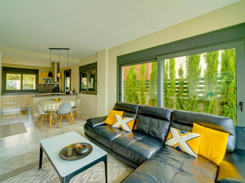 Moderna Villa con vistas al mar desde todas las habitaciones en Balcón de Finestrat