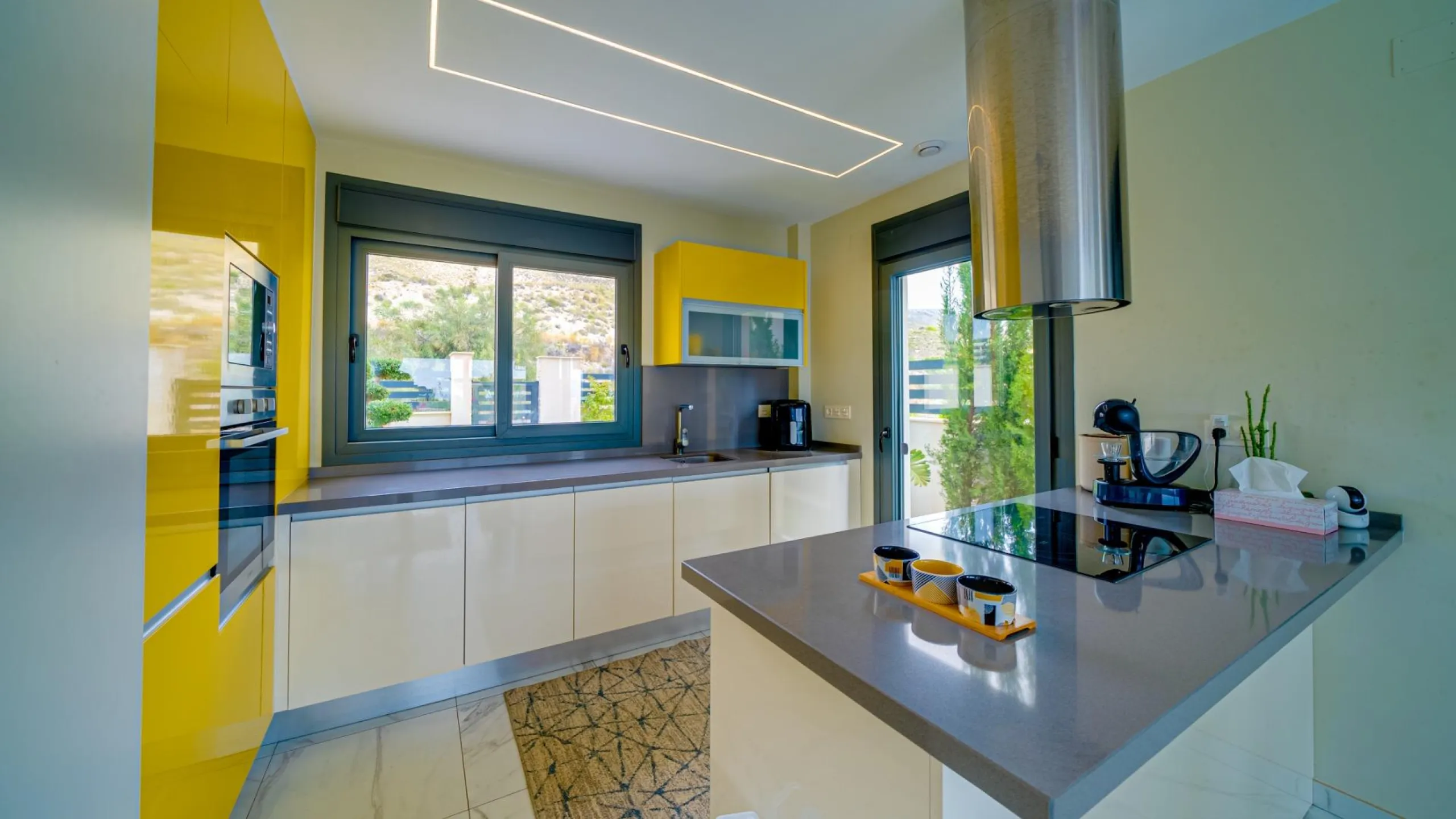 Moderna Villa con vistas al mar desde todas las habitaciones en Balcón de Finestrat