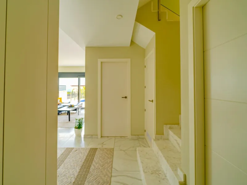 Moderna Villa con vistas al mar desde todas las habitaciones en Balcón de Finestrat